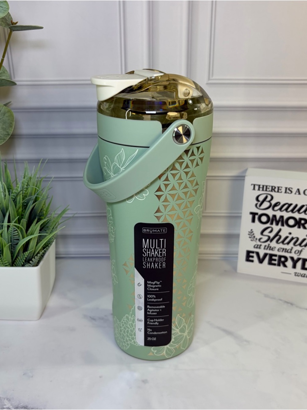 Brumate x Holley Gabrielle Golden Bloom Multishaker BNWT